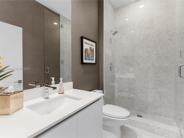 650 NE 32nd St BH7, Miami FL 33137
