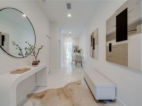 2936 NW 27th St, Miami FL 33142