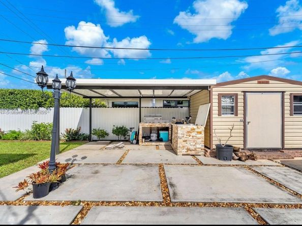 3645 SW 97th Ave, Miami FL 33165