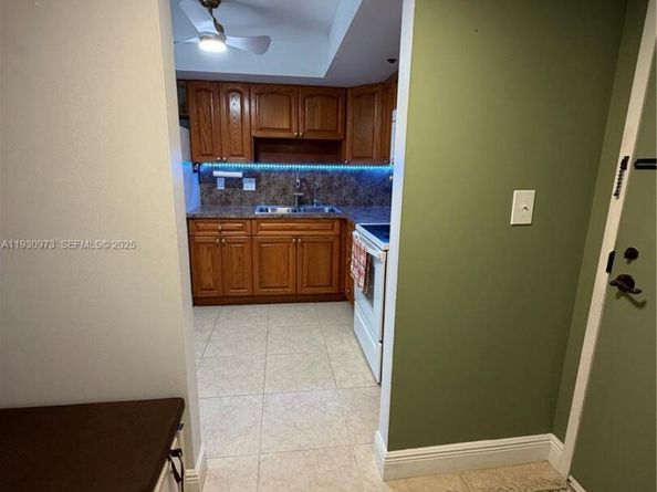 1100 Saint Charles Pl L6, Pembroke Pines FL 33026