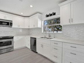 2724 NE 10th St, Pompano Beach FL 33062