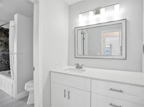 2724 NE 10th St, Pompano Beach FL 33062