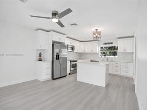 2724 NE 10th St, Pompano Beach FL 33062