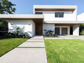 215 Shore Dr S, Miami FL 33133