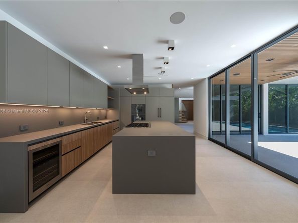 215 Shore Dr S, Miami FL 33133