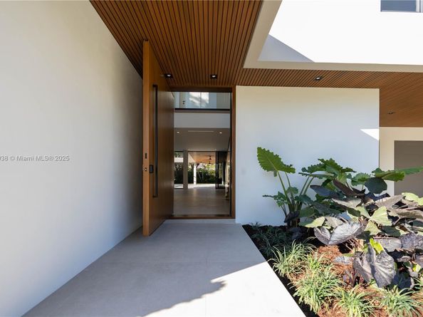 215 Shore Dr S, Miami FL 33133