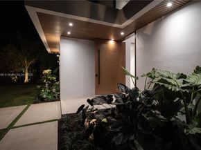 215 Shore Dr S, Miami FL 33133