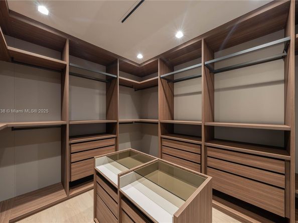 215 Shore Dr S, Miami FL 33133