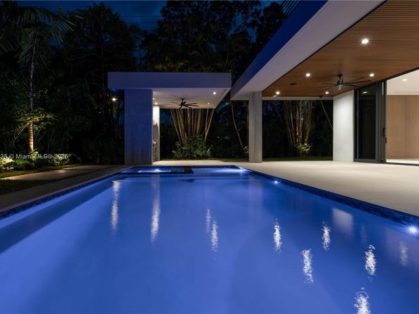 215 Shore Dr S, Miami FL 33133