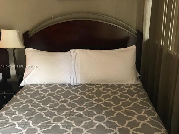 26 Diplomat Pkwy 2233, Hallandale Beach FL 33009