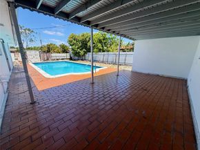 5373 W 10th Ct, Hialeah FL 33012