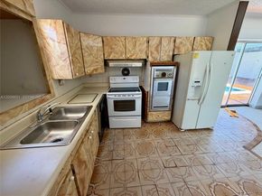 5373 W 10th Ct, Hialeah FL 33012