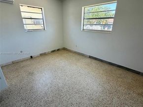 5373 W 10th Ct, Hialeah FL 33012