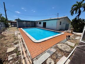 5373 W 10th Ct, Hialeah FL 33012