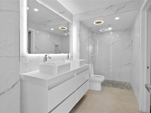 3675 N Country Club Dr 2008, Aventura FL 33180