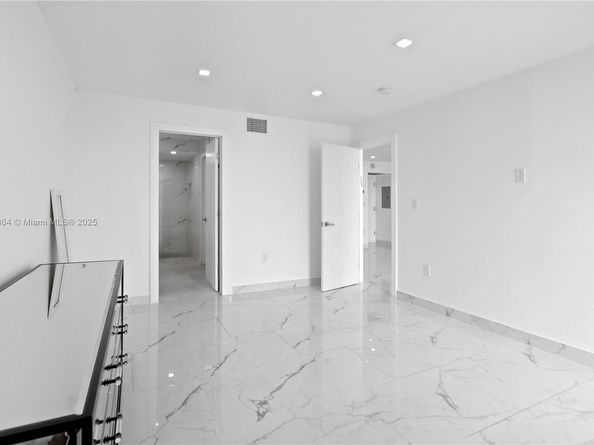 3675 N Country Club Dr 2008, Aventura FL 33180