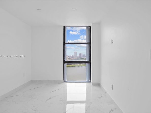 3675 N Country Club Dr 2008, Aventura FL 33180