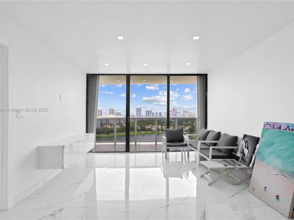 3675 N Country Club Dr 2008, Aventura FL 33180