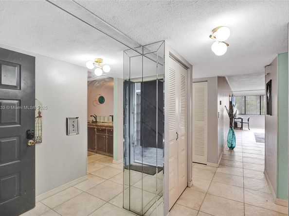 8010 Hampton Blvd 211, North Lauderdale FL 33068