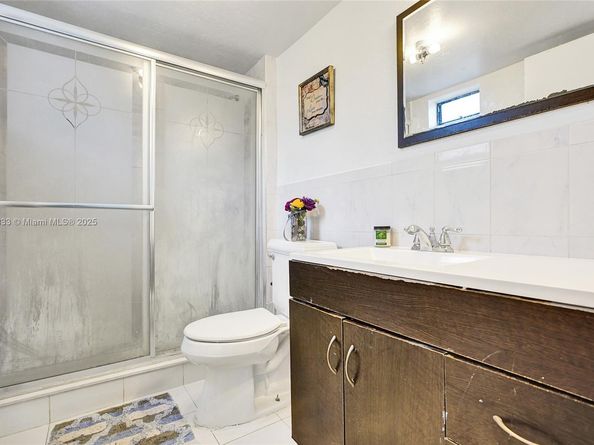 8010 Hampton Blvd 211, North Lauderdale FL 33068