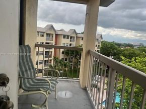 8180 Geneva Ct 518B, Doral FL 33166