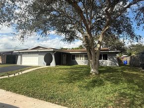 9511 NW 8th St, Pembroke Pines FL 33024