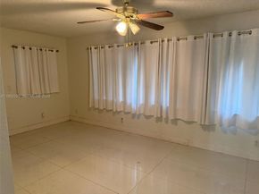 9511 NW 8th St, Pembroke Pines FL 33024