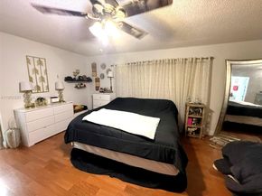 9511 NW 8th St, Pembroke Pines FL 33024