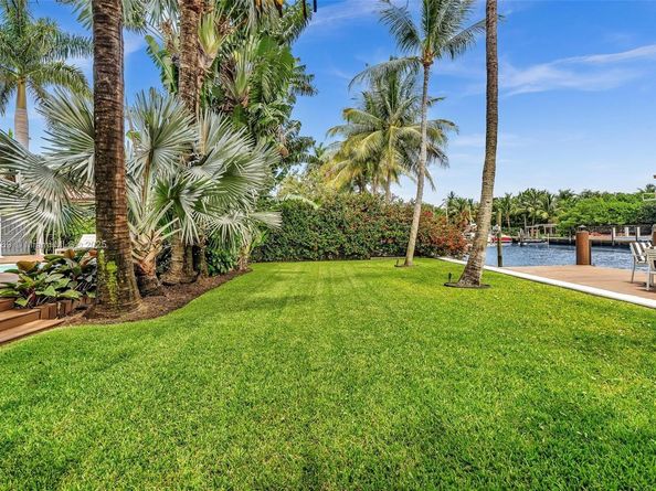 924 Belle Meade Island Dr, Miami FL 33138