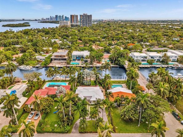 924 Belle Meade Island Dr, Miami FL 33138