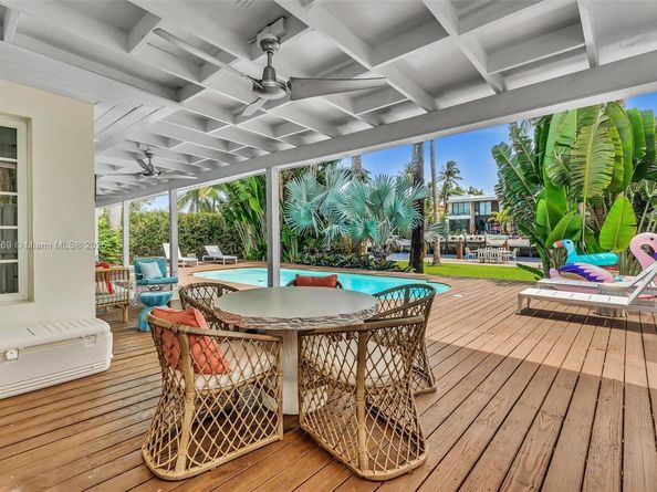 924 Belle Meade Island Dr, Miami FL 33138