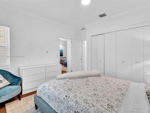 924 Belle Meade Island Dr, Miami FL 33138
