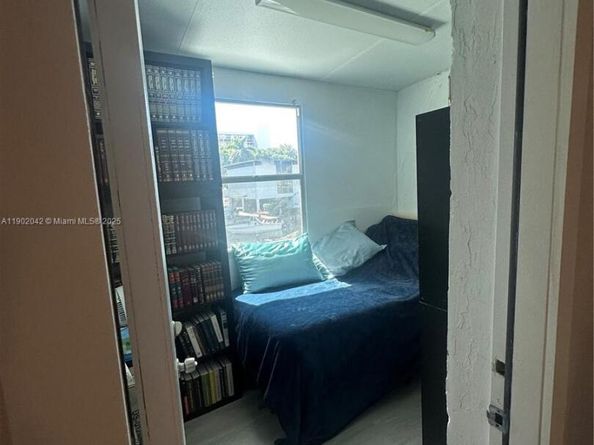 3666 NE 167th St 30, North Miami Beach FL 33160