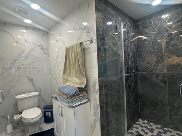 3666 NE 167th St 30, North Miami Beach FL 33160