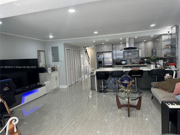 3666 NE 167th St 30, North Miami Beach FL 33160