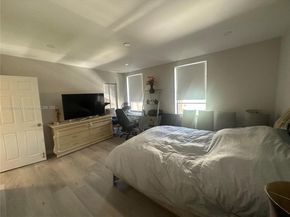 3666 NE 167th St 30, North Miami Beach FL 33160