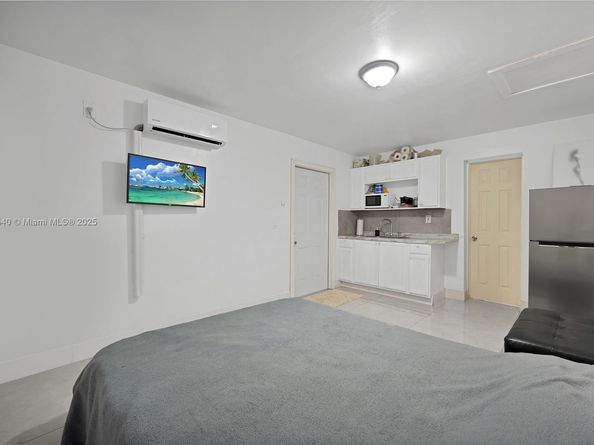 1145 Kasim St, Opa-Locka FL 33054