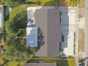 70 NE 186th Ter, Miami FL 33179