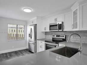 5084 S University Dr, Davie FL 33328