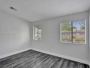 5084 S University Dr, Davie FL 33328