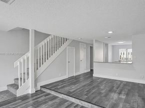 5084 S University Dr, Davie FL 33328