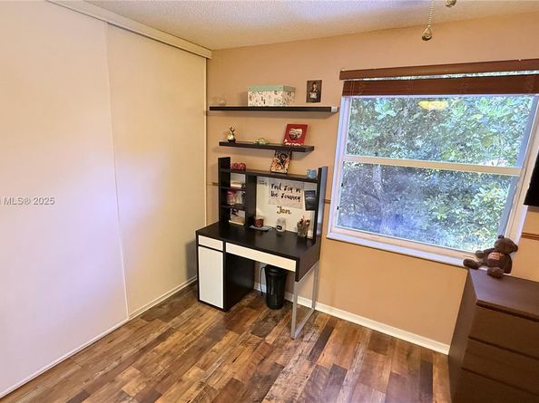 2271 NW 159th Ave, Pembroke Pines FL 33028