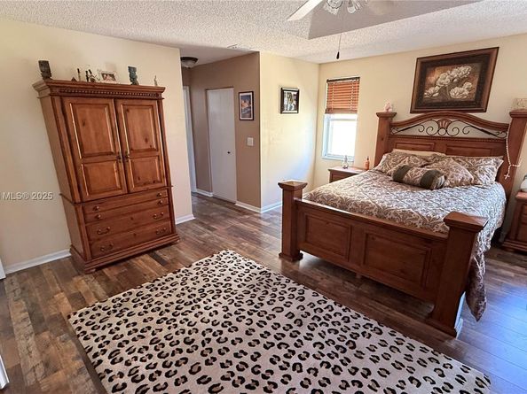 2271 NW 159th Ave, Pembroke Pines FL 33028