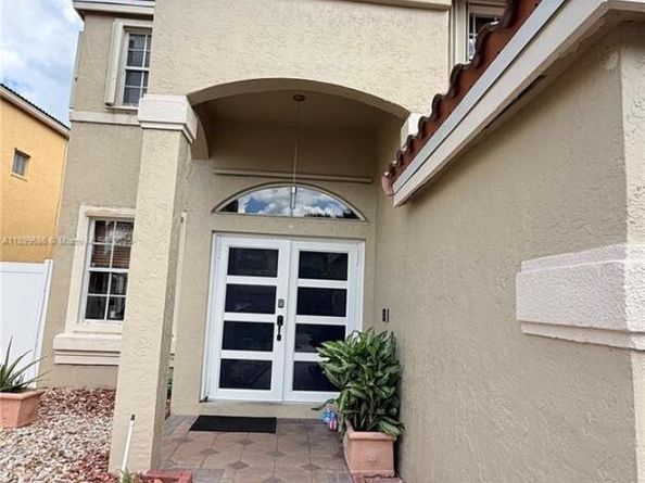 2271 NW 159th Ave, Pembroke Pines FL 33028