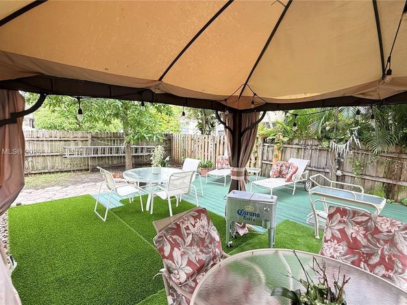 2271 NW 159th Ave, Pembroke Pines FL 33028