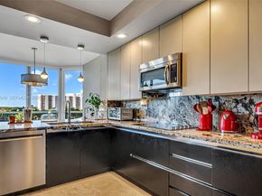 21150 Point Pl 702, Aventura FL 33180