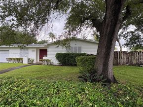 8285 SW 104th St, Miami FL 33156