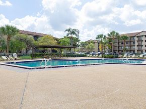 1200 SW 137th Ave 308E, Pembroke Pines FL 33027