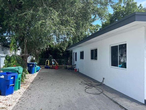 1128 NW 76th St, Miami FL 33150