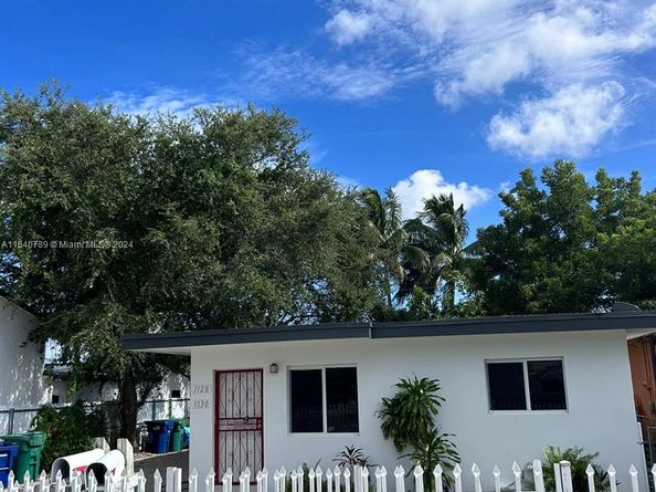 1128 NW 76th St, Miami FL 33150
